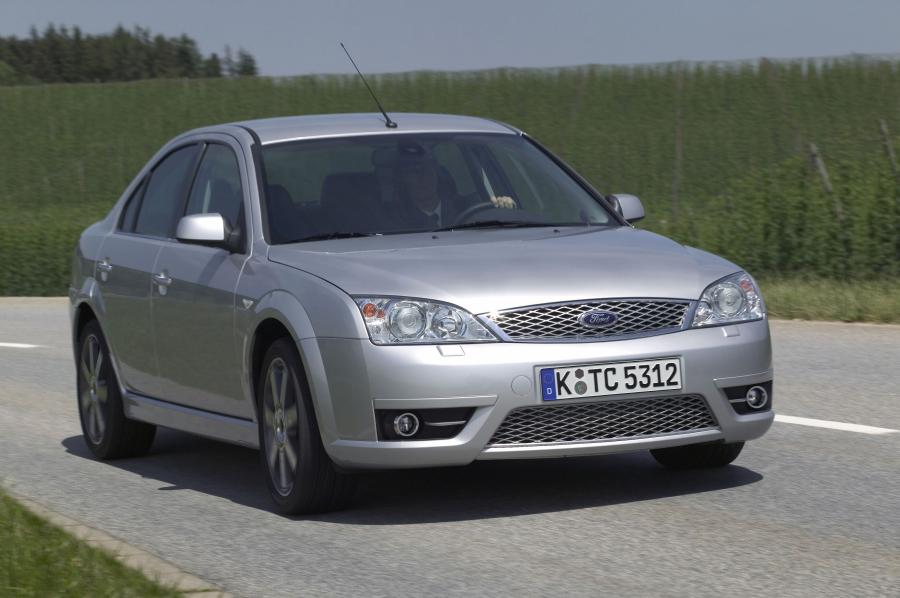  Ford Mondeo Titanium 2004 года  (фото 22 из 38)